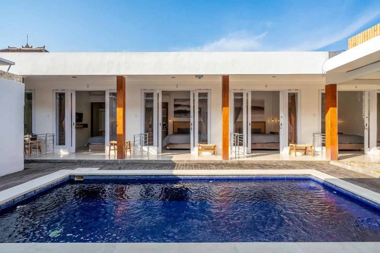 Lumturi House - Centrally Located Seminyak Gasthof